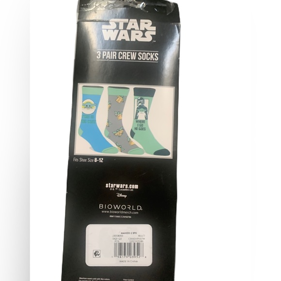 Bioworld Baby Yoda Mandolorian 3 pack Men’s Crew socks set Size 8-12 Gifts - Picture 3 of 3
